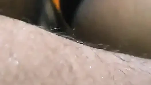 Моя жена поедает большой член в ванной, часть 1