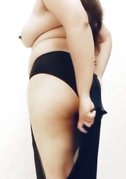 Istri sange india lagi berpose sambil bugil