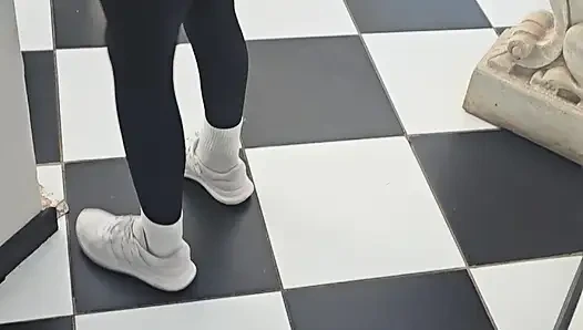 100% real amateur couple fuck in restaurant in daytime!
