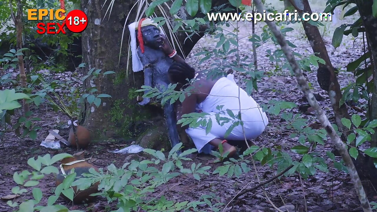 Η θεά του έρωτα γαμιέται και χύνει