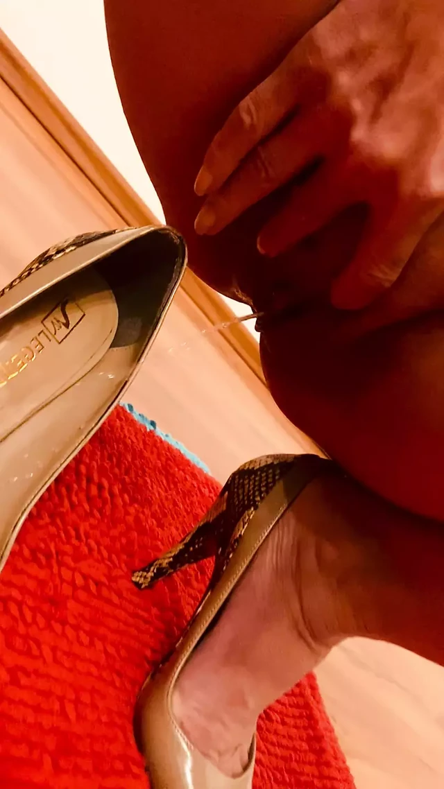 Walking and pissing into in my Heels