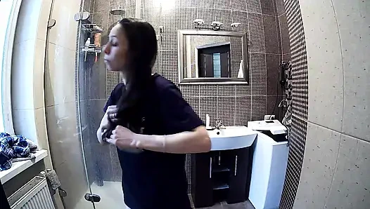 Stella tamamen çıplak duş almak üzere - gerçek amatör röntgenci