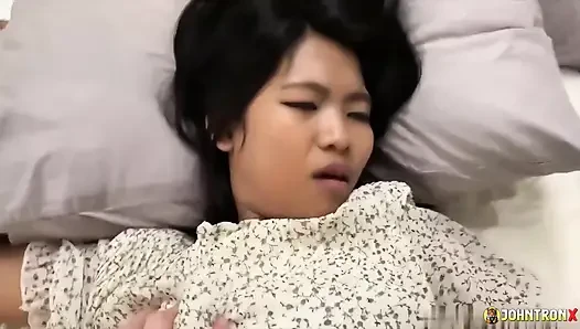 Johntronx - cewek imut amatir asia dengan gaun putih dientot habis-habisan