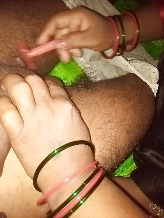 Bhabi ne baiya ke bal saf kiye fir chudai ki