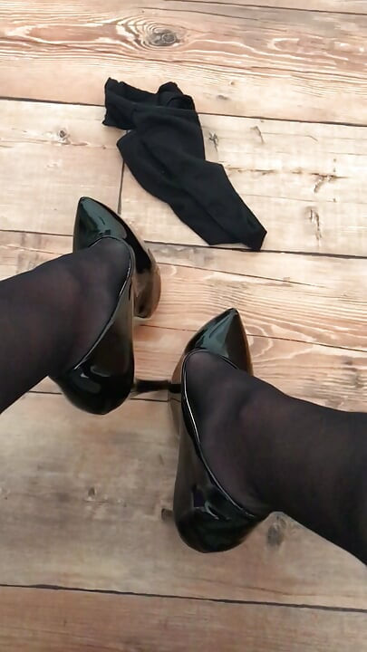 마누라의 스타킹을 입은 격렬한 오르가즘