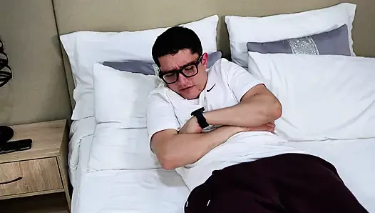 Doctor's recommendations: fuck with the nurse and receive a deep blowjob until I cum in my mouth