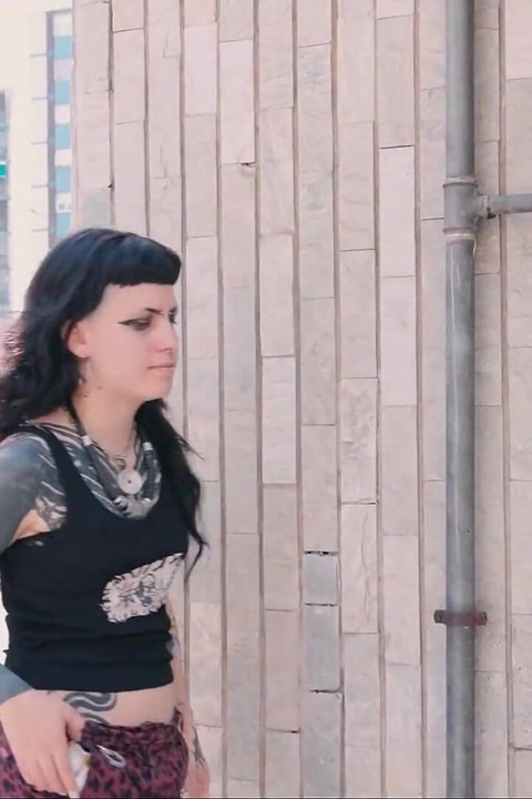 Tattoothreesome, She of Couple Cuckold Wants to Get Screwed by the Tattoo Artist