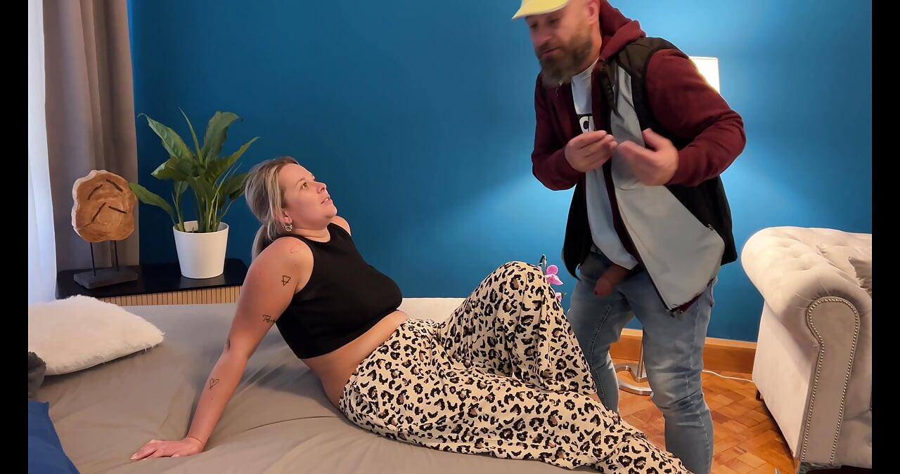 Busty Blonde MILF Pays Pizza Delivery Man With Hot Sex On His Big Cock