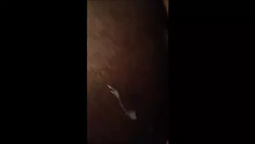 Nut üzerinde onun kıçı