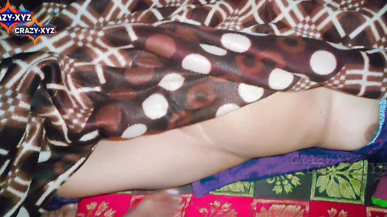 Desi local village bhabhi was very sexy and fucked in night