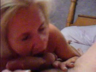 Mature eating cock
