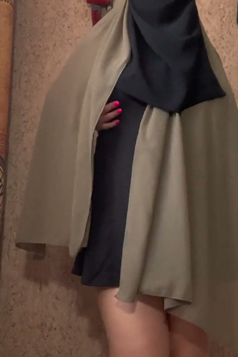 Turkish Halima Gives Jerk off Instruction