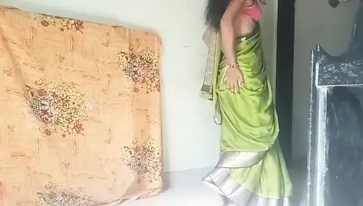 Kakak ipar india yang lagi sange ini rela dientot habis-habisan sama teman suaminya sendiri