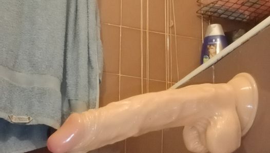 I like the dildo in my ass