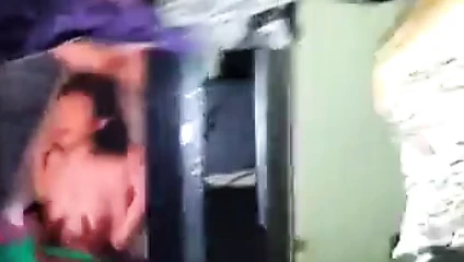 Kız kardeşinin victoria secret sutyeniyle oynamak