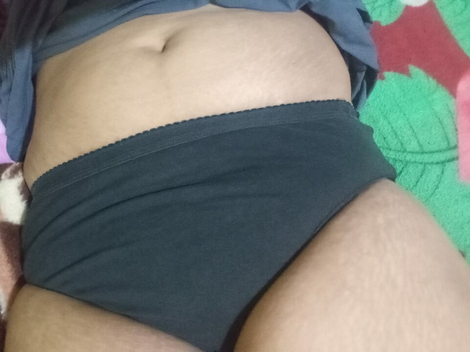 Indian Desi Bhabhi Dammi Eenjoing Her Self 18