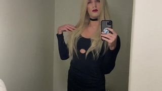 Сексуальная блондинка транс-женщина