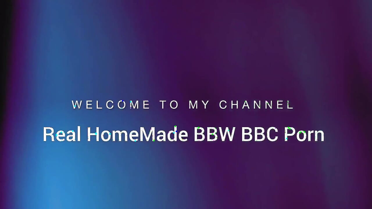 Раздвигаю трахаю мою киску с вибратором, трясет ноги, интенсивные оргазмы