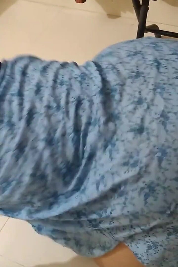 Fucking a Beautiful Hot Stepmom in Saudi Arabia When She Stuck Under Bed
