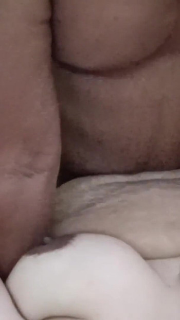 Η θεία Desi σούπερ ενθουσιασμένη σεξ βίντεο | Κλιπ 1