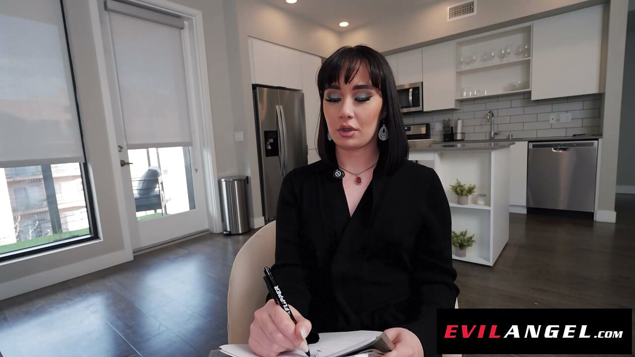 EVIL ANGEL - 性治療師說服情侶加入肛交擴張三人行