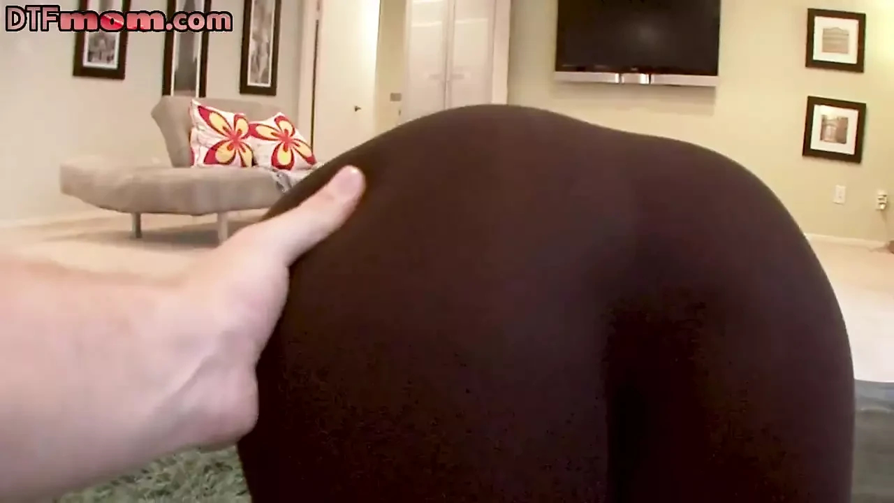 Dtf busty milf pov knullad i fitta innan suger kuk