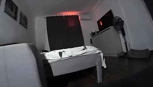 Perselingkuhan asli. Teman menyetubuhi istriku di pantat.