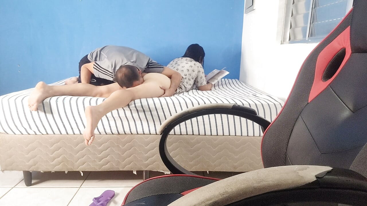 The Stepfather Was Shocked and Had an Erect Dick with What His Stepdaughter Did with Her Ass While His Wife Was Away