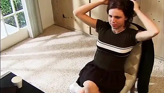 Горячие брюнетки и крошки-блондинки в интенсивных сессиях траха пальцами