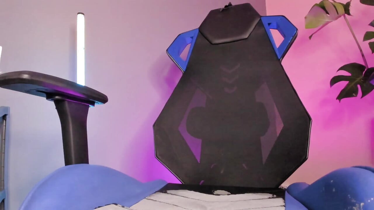 Soft Feet in Nylon, and Cock to Burst Venosa