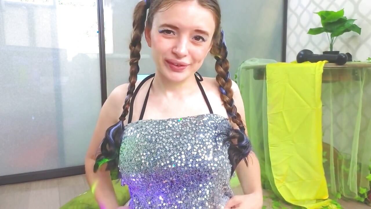 破産した女の子のアリスが白い靴下で家賃を支払う (ロールプレイ POV)