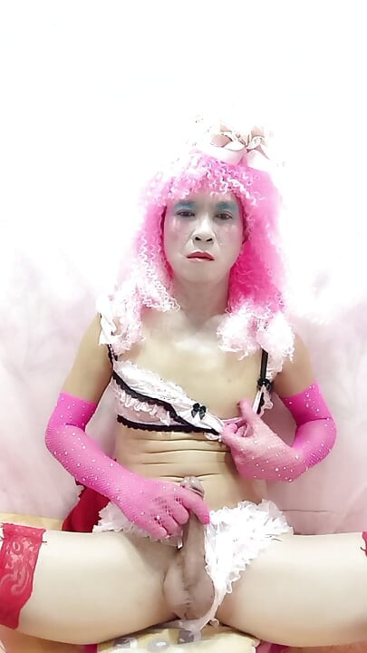 Oanh Le shemale portant un sexy selfie porno