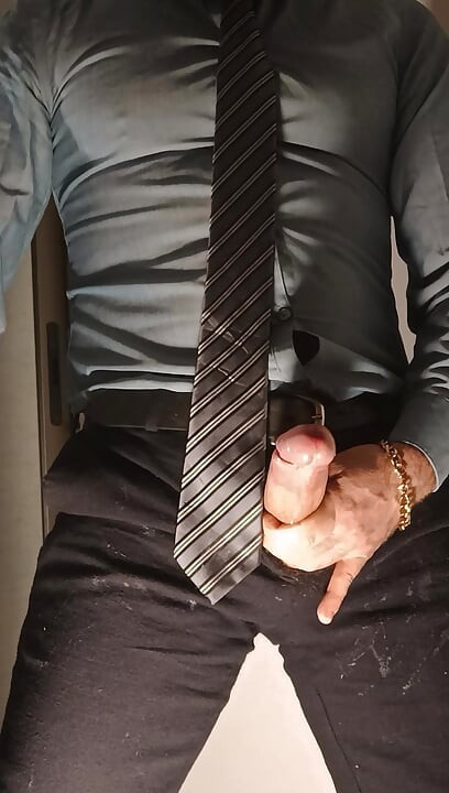 HUGE PRECUM AND GREAT CUMSHOT'S