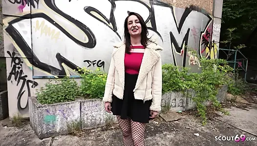 GERMAN SCOUT - Deutsche Milf Ariel Rossi beim ersten Porno Casting AO gefickt