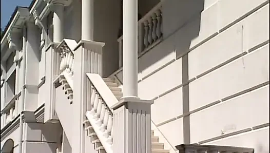 Erstaunliche sexy sekretärinnen mit großen nippeln von riesigen schwänzen gefickt