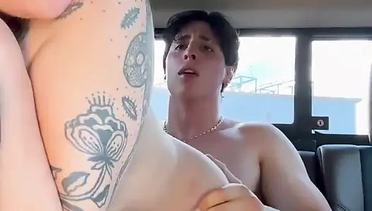 2 lesbian 1 kontol