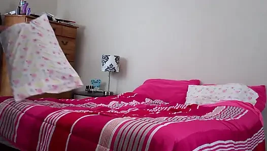 Katerina si ibu kos yang doyan selingkuh ngocok kontol dan intens sampai crot di dalam memeknya!