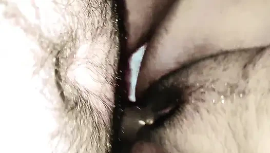 Fucked sister-in-law's juicy pussy all night and drained water on the pussy