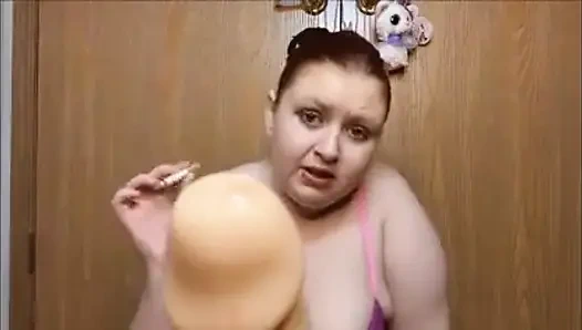 Mengisap ayah tiri untuk merokok