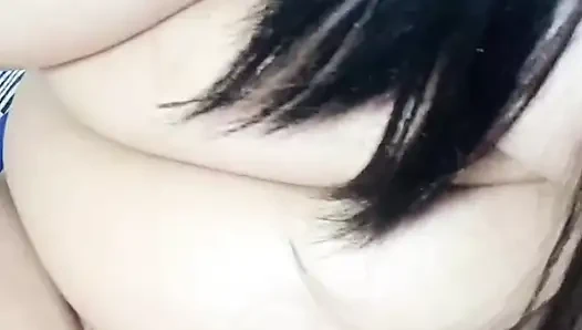 Colmek fışkırtmak için orta boy dildo kullanıyor
