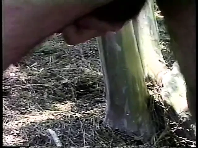 热辣的同性恋男人在一次很好的性爱后射在他爱人的屁股上