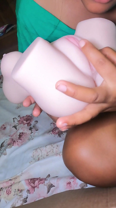 ใครเย็ดกูกับพี่สะใภ้หรือตุ๊กตาสุดฮอต | คลิป 1