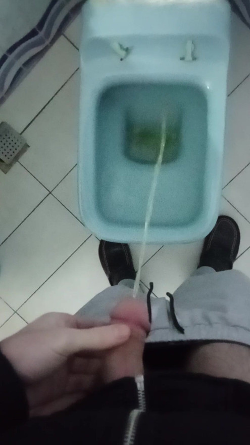 Pissing video