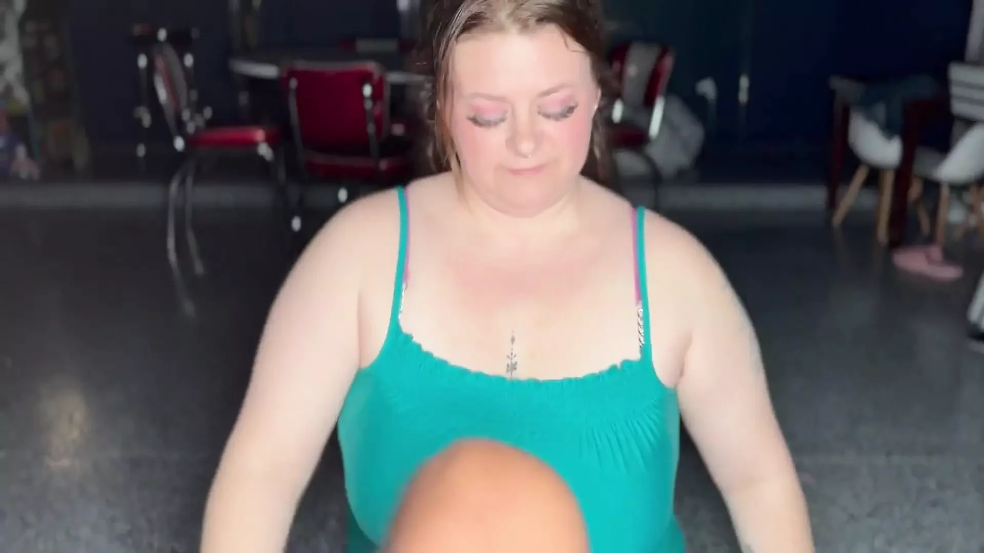 Laci Foxx en haar tieten van 38g komen vroeg uit hun pik