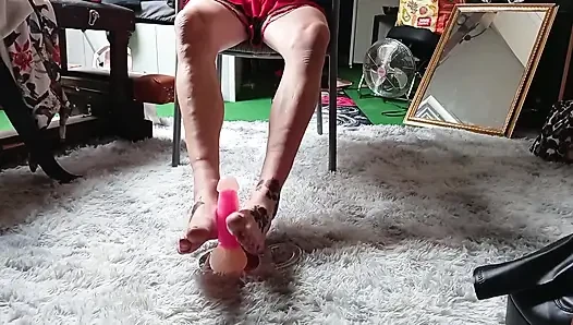 Dildo Ile Ayak Hareketi