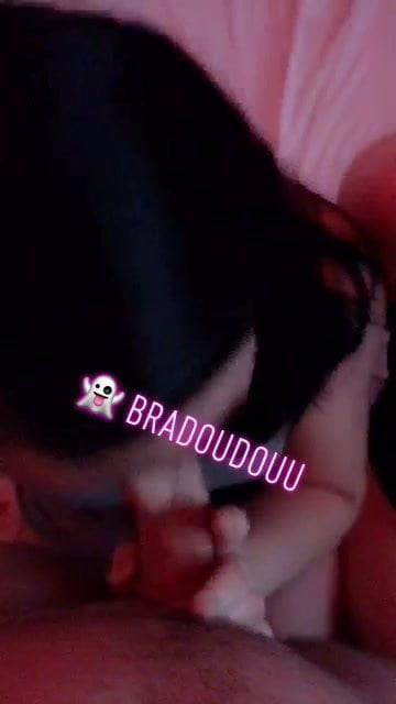 Two French girl suck