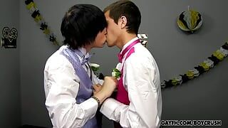 Conner Bradley Gives Boyfriend Emo Twink Anal On A Chair