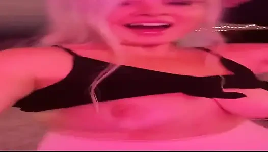 704088638501167105.mp4