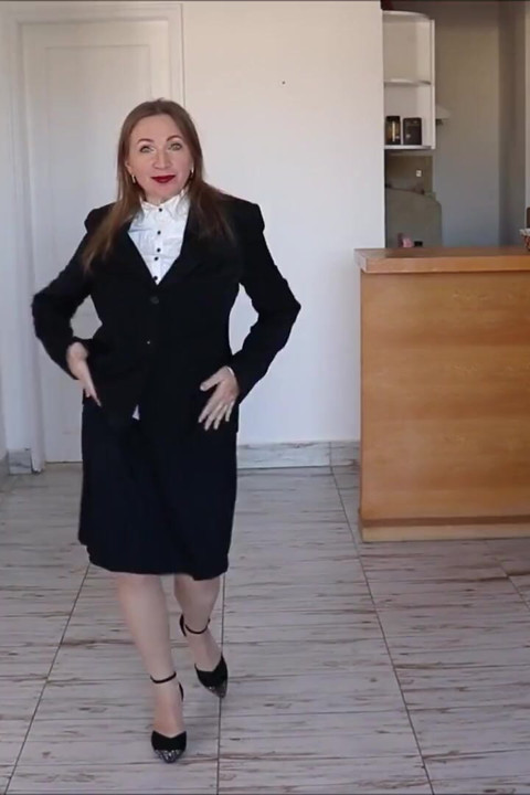 Siyah takım elbise