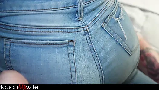 TouchMyWife - White Wife Hunts for BBC - Katie Kingerie